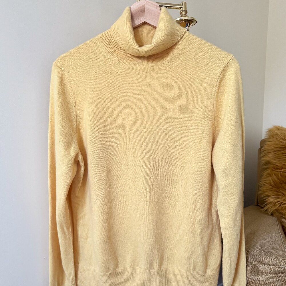 Vintage | Lands' End | Soft Yellow 100% Cashmere Turtle Neck Sweater | US L - Picture 1 of 9
